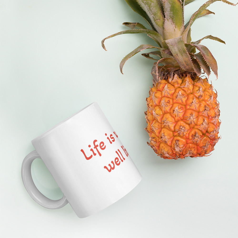 Happy quote mug in white